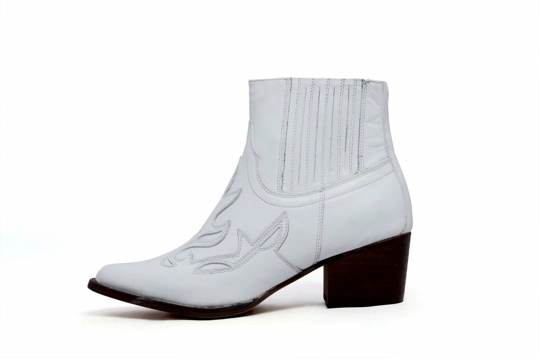 Kickfootwear Sales 2022 21 Kickfootwear WOMENS White Kitty Leather Ankle Boots