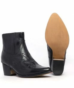 Kickfootwear Black Kitty Leather Ankle Boots WOMENS 8 Kickfootwear Black Kitty Leather Ankle Boots WOMENS