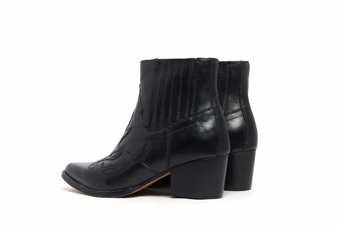 Kickfootwear Black Kitty Leather Ankle Boots WOMENS 5 Kickfootwear Black Kitty Leather Ankle Boots WOMENS