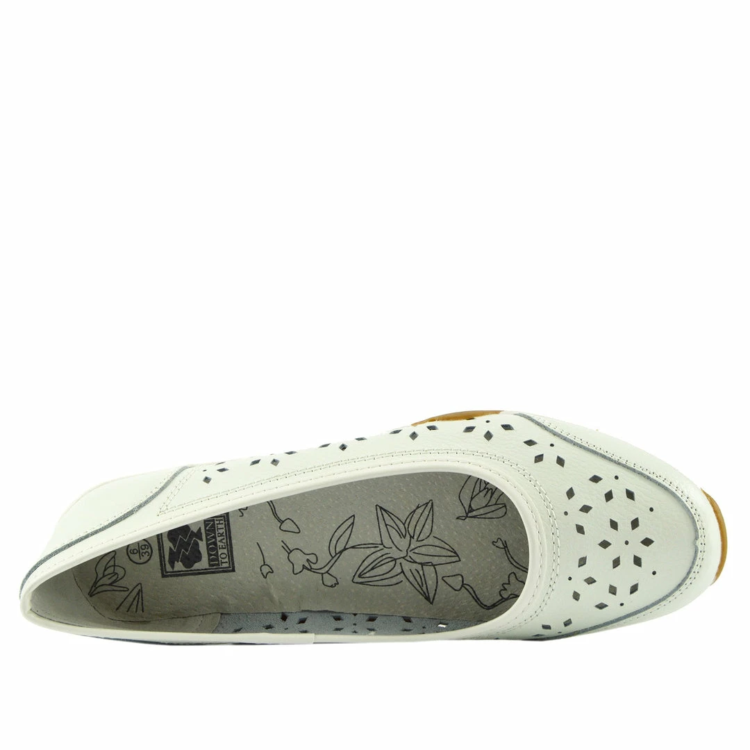 Kickfootwear Leather Flat Casual Comfort Pumps - White F3119 WOMENS 2 Kickfootwear Leather Flat Casual Comfort Pumps - White F3119 WOMENS